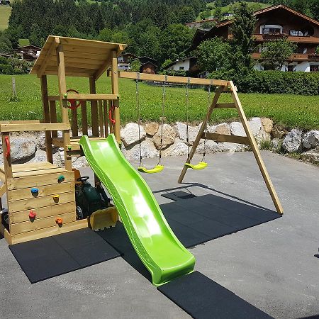 Das Heimsitz Brixen im Thale Buitenkant foto